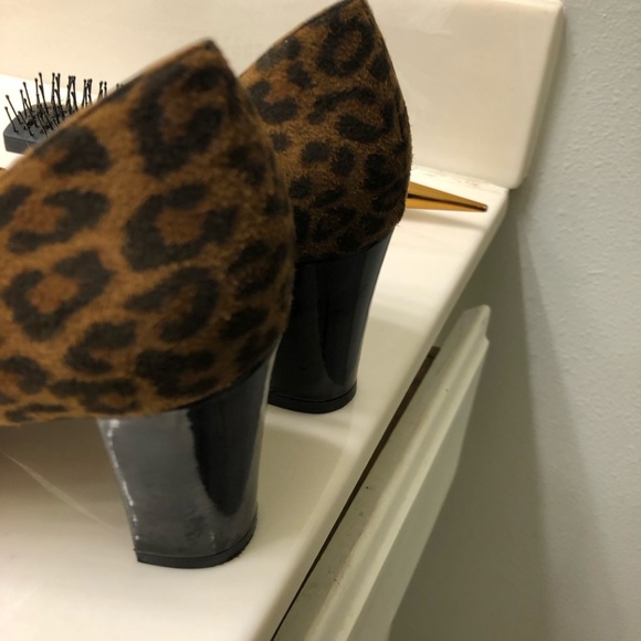 Joan and David Leopard shoes - Picture 3 of 3